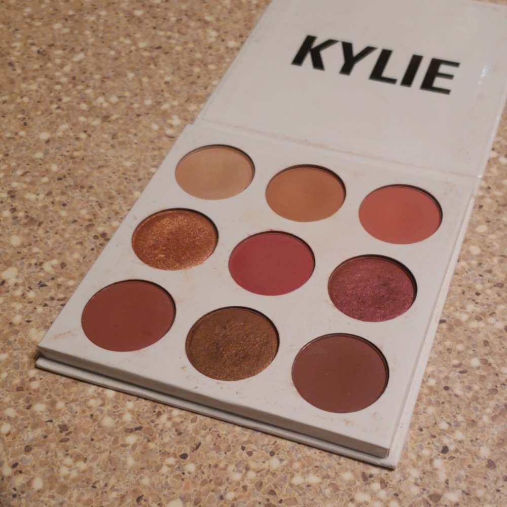 Kylie Cosmetics Burgundy Palette